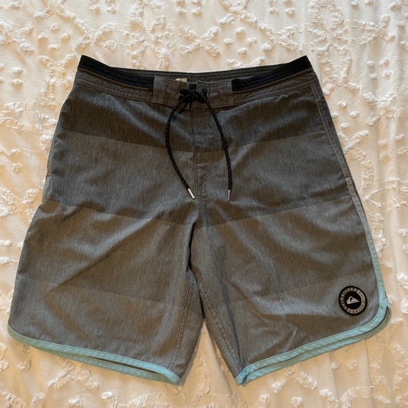 Quicksilver Boardshorts - Picture 2 of 2
